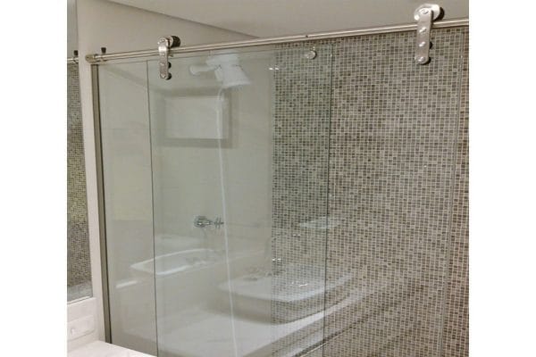 Box de Vidro com Roldanas Aparentes - Imagem 3