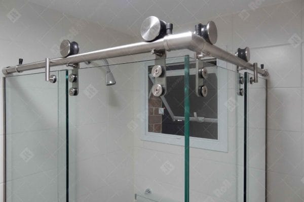 Box de Vidro com Roldanas Aparentes - Imagem 4